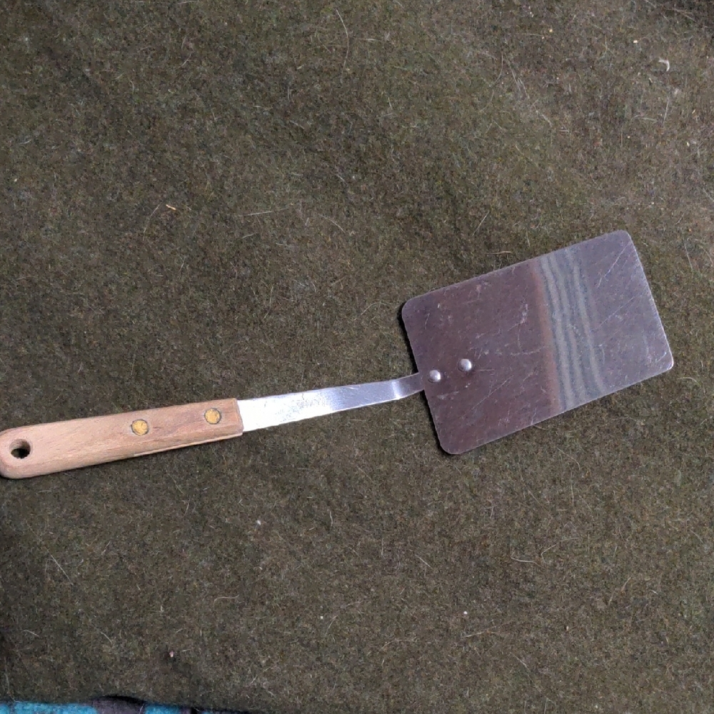 Robinson Stainless Knife Co. Vintage Wooden Handle Spatula / Metal Turner